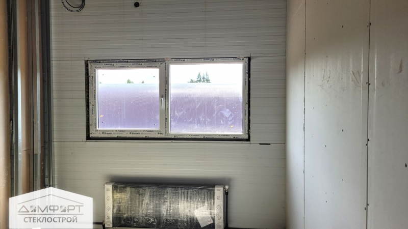 Алюминиевые двери и пластиковые окна в производственное здание