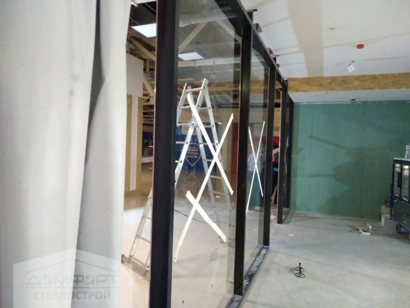 Алюминиевая перегородка с огромными стеклами - Ижевск 