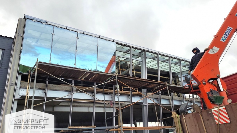 Остекление наклонного фасада и стеклянной крыши для офиса производственного здания с. Первомайский 