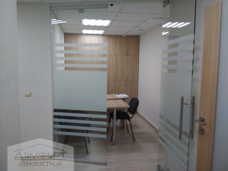 Стеклянная дверь с аппликацией на стекле - Ижевск