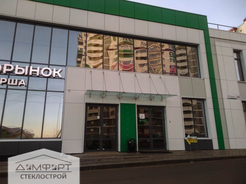 Алюминиевые витражи, двери, окна, стеклянный козырек в ТЦ на Берша - г.Ижевск